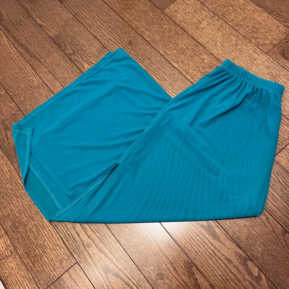 🎉⚡️ 5 for $25 🛍️‼️
Teal Wide-Leg Women's Pants - Picture 6 of 11